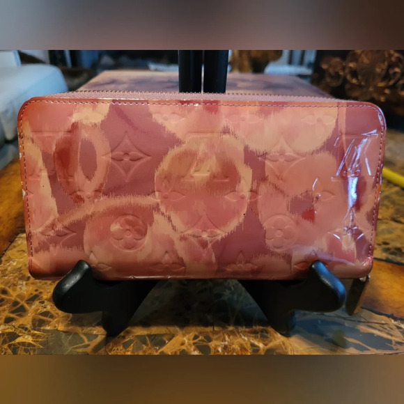 LOUIS VUITTON IKAT PINK VERNIS LONG WALLET - Picture 3 of 8